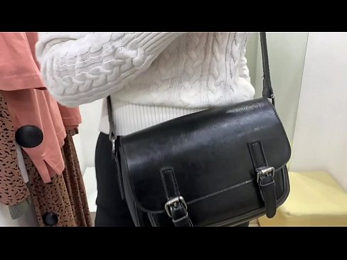 ❤️ 年轻婊子FeralBerry在试衣间用假阳具公开自慰 ️ Just porn﹏﹏